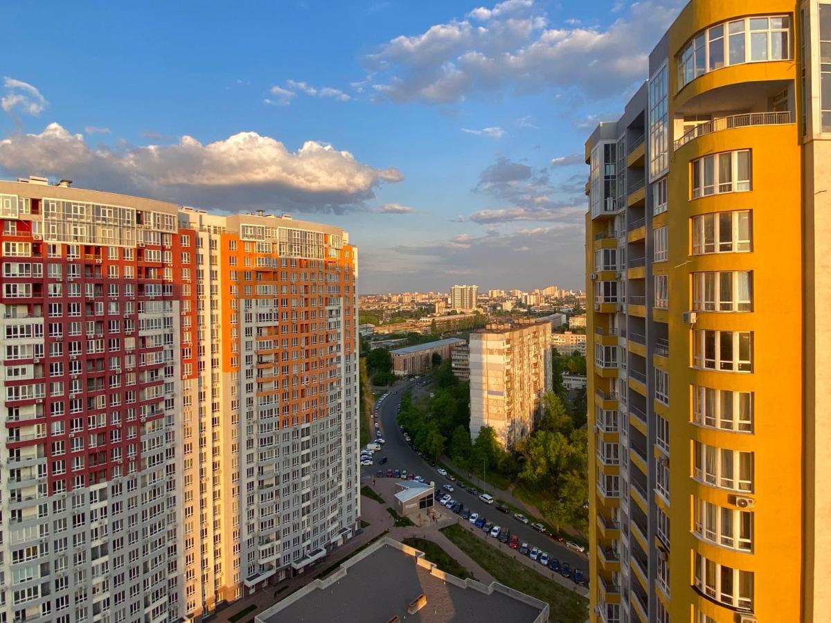Домашня і затишна квартира, метро Лівобережна, МВЦ, Інститут Серця Київ Екстер'єр фото