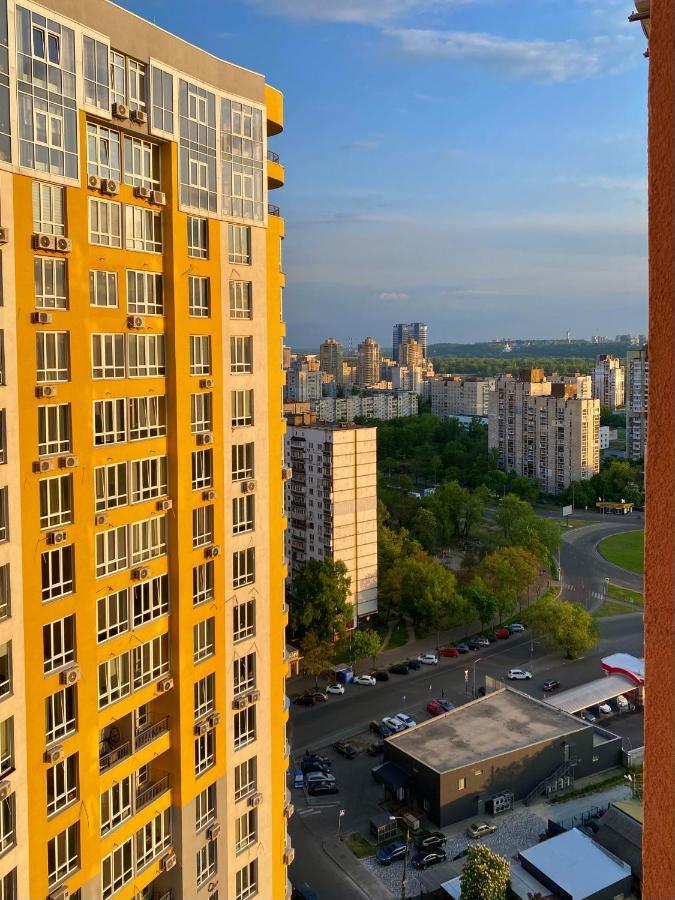 Домашня і затишна квартира, метро Лівобережна, МВЦ, Інститут Серця Київ Екстер'єр фото
